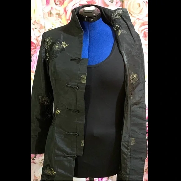 Chinese Style Black Silk Floral Women's Jacket - Picture 4 of 6